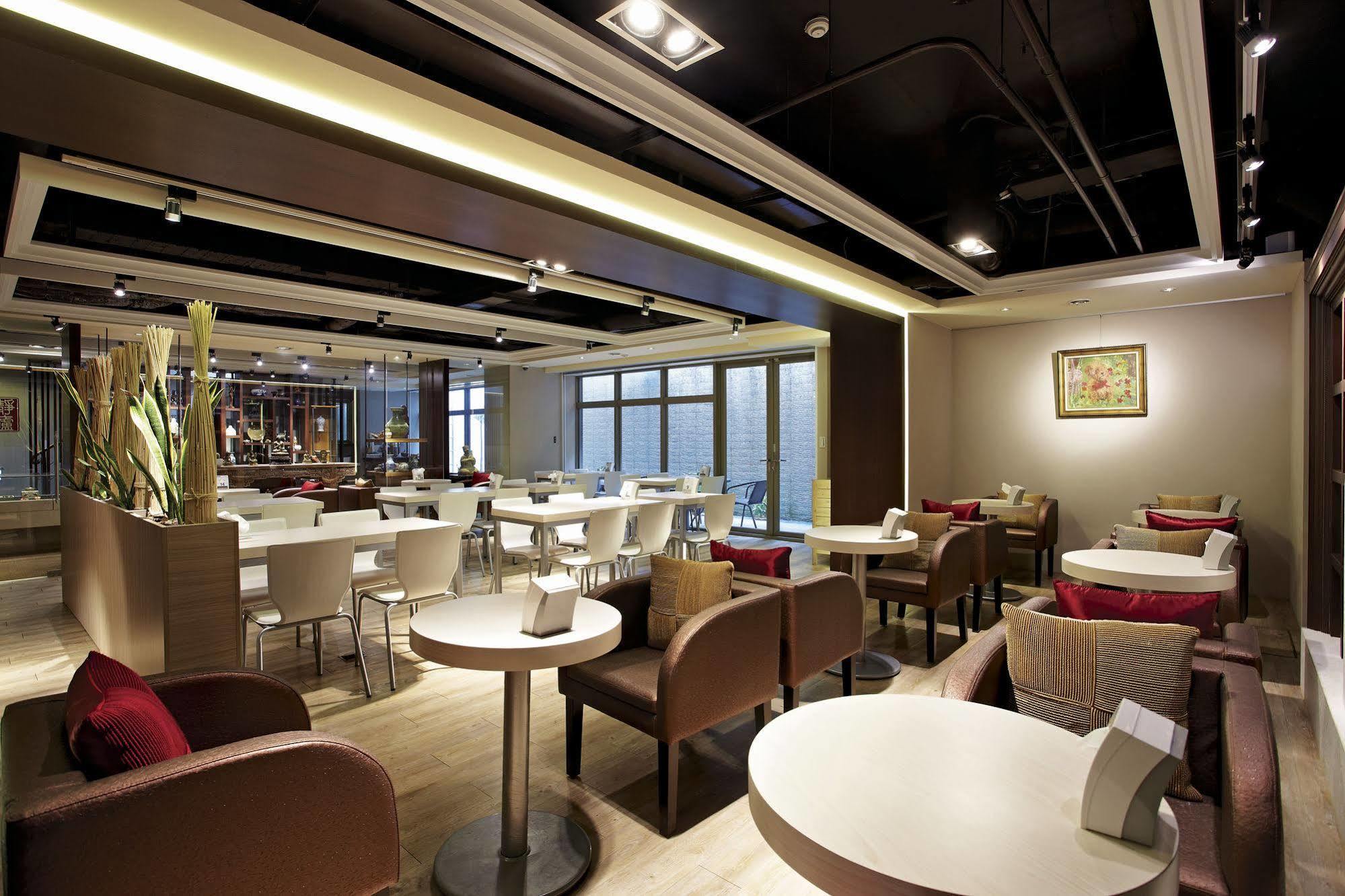 Micasa Hotel Taichung Exterior foto