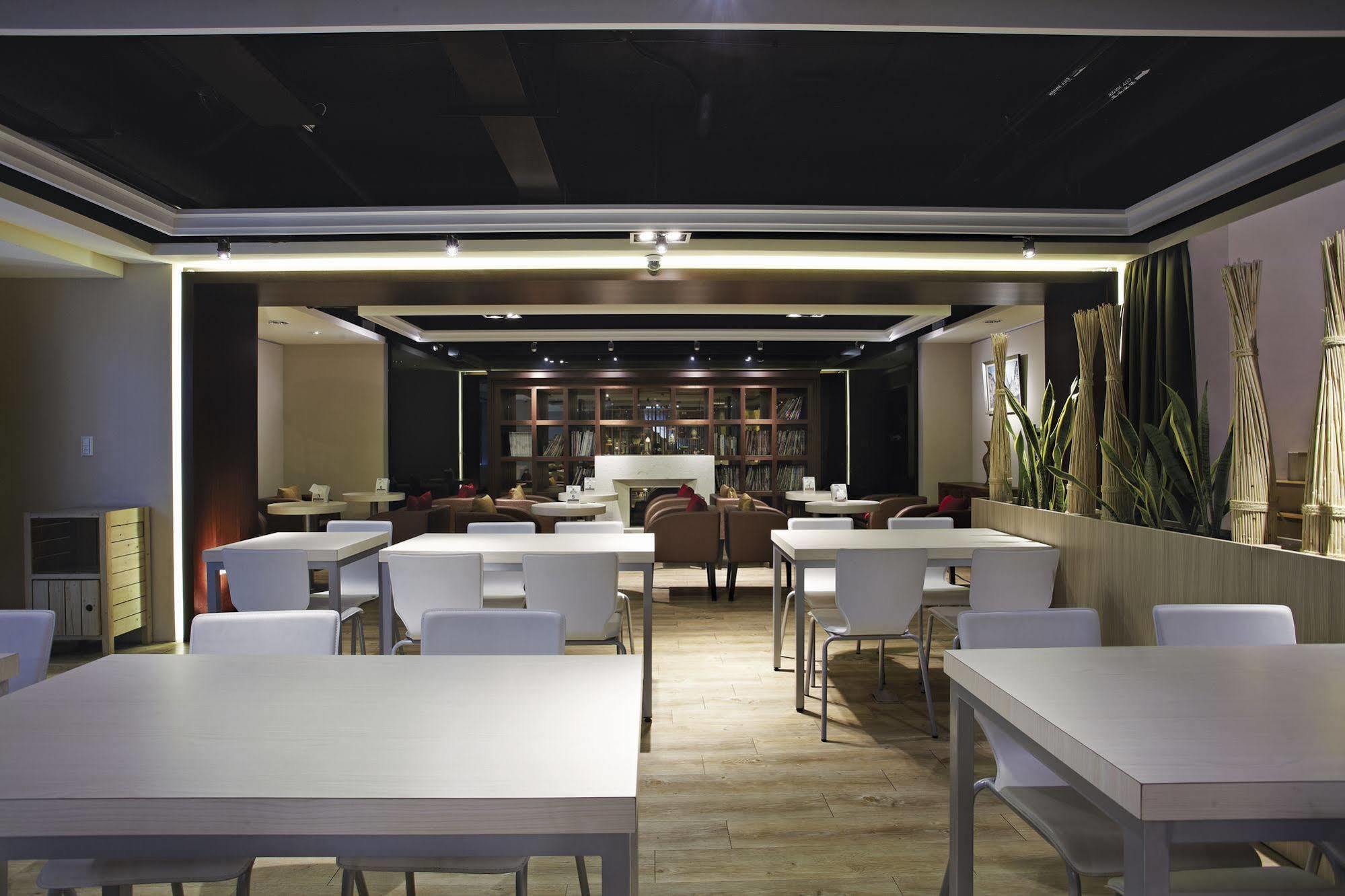 Micasa Hotel Taichung Exterior foto